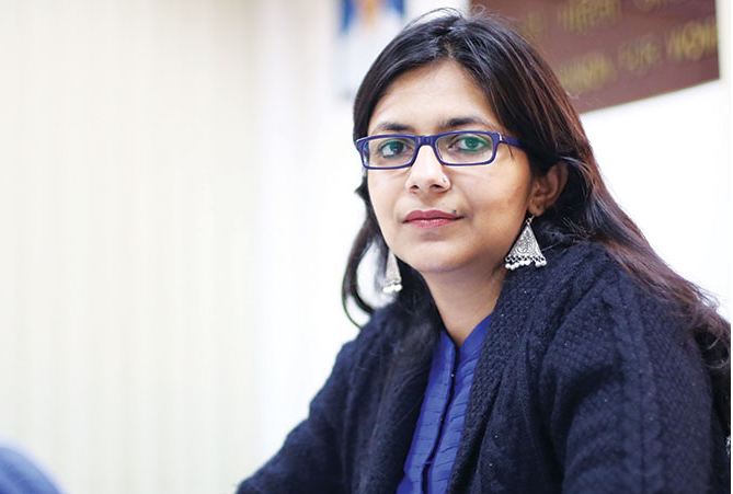  दिल्ली महिला आयोग की अध्यक्ष स्वाति मालीवाल को 15 मीटर तक कार से घसीटा